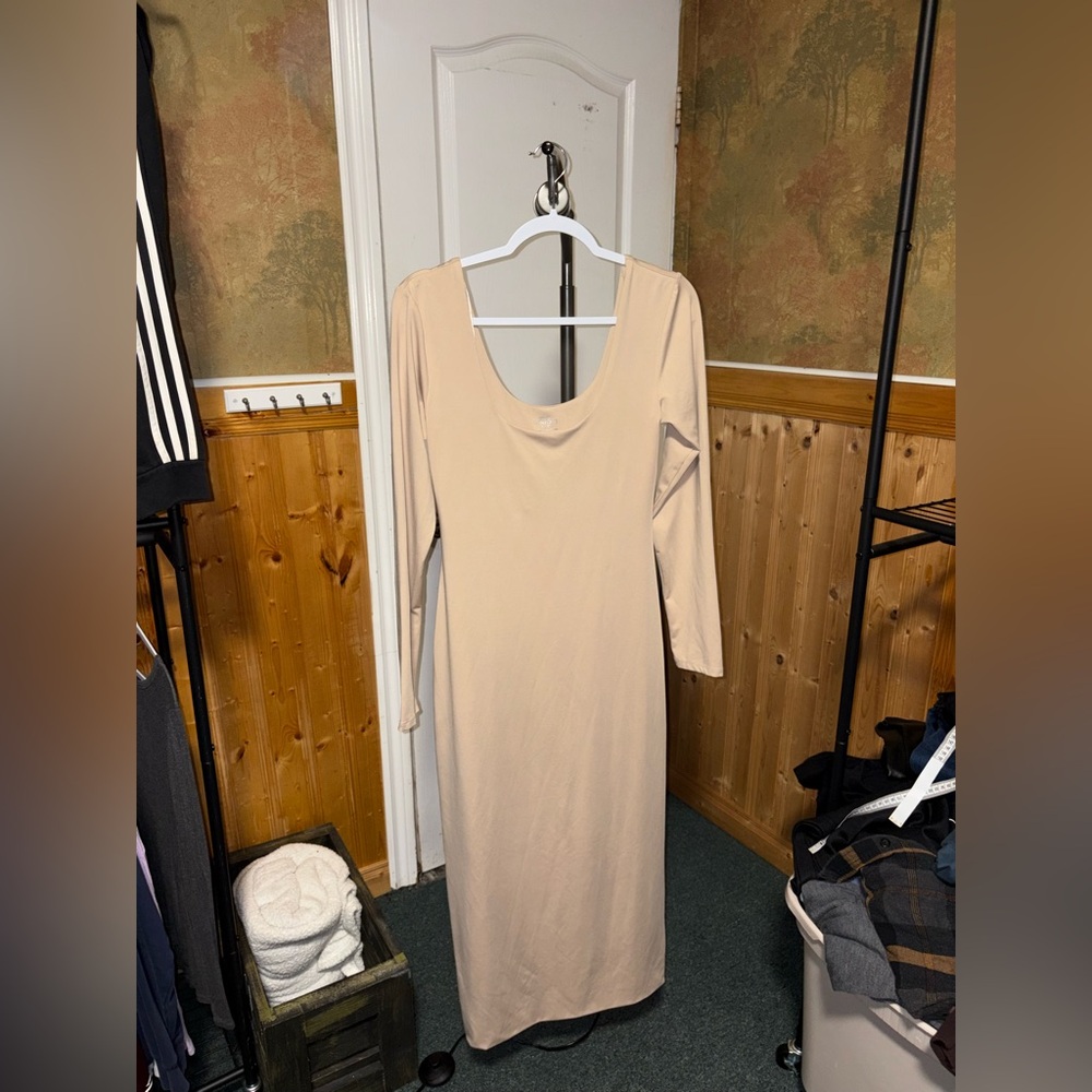 SWS Contour | Cream Dress
